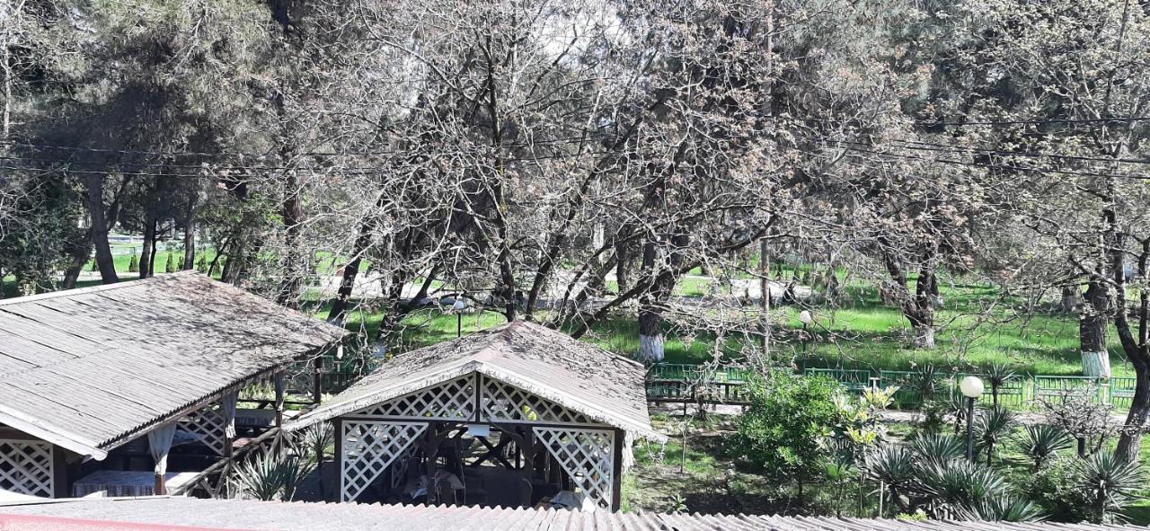 Гостиница "Курорт" Pizunda Exterior foto
